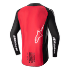 Alpinestars 2024 Supertech Ward Jersey, motorcross shirt, zwart en Red Berry, achteraanzicht met een groot rood rugpaneel, zwarte mesh mouwen met witte Alpinestars-branding, wit sterlogo en Supertech Race Spec-tekst op de onderrug.