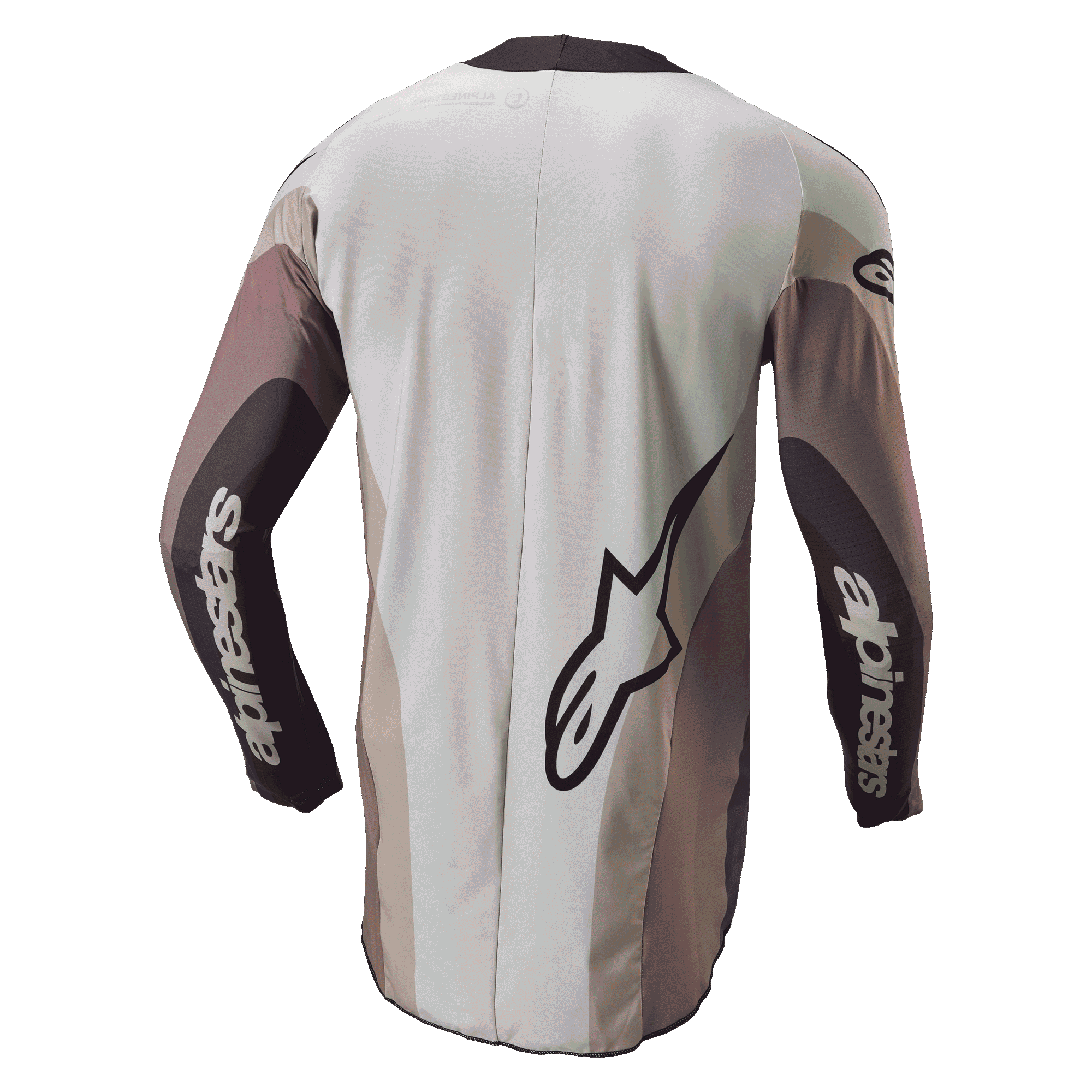 Alpinestars 2024 Techstar Pneuma Jersey, motocross jersey, achteraanzicht in Dark Sand Iron Dust Gray, voorzien van een groot Alpinestars-logo en branding op de mouwen, atletische pasvorm met kleurgeblokte panelen en een verlengde achterkant voor extra bedekking.