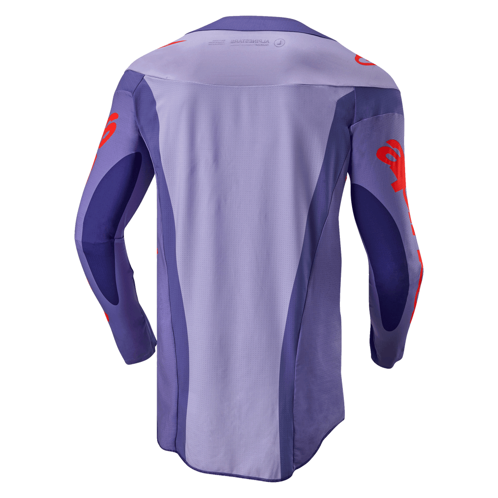 Alpinestars 2024 Techstar Ocuri Jersey, motocross shirt, paars en feloranje, achterkant met paars ontwerp van meerdere panelen en oranje logo-graphics op de mouwen en schouders, verlengde achterkant voor off-road raceprestaties.