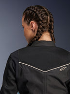 Alpinestars Stella T-Dyno Air jas, motorjas voor dames, zwart met ecru accenten, close-up van de rugpas met uitgebreid 3D-mesh voor ventilatie en een klein geborduurd Alpinestars-logo.