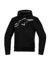 Alpinestars Chrome Superairflow Hoodie, geventileerde motorhoodie, zwart met wit en grijs logo, voorzien van volledige 3D-meshconstructie, ontwerp met ritssluiting en geïntegreerde capuchon, atletische pasvorm voor sportief rijden