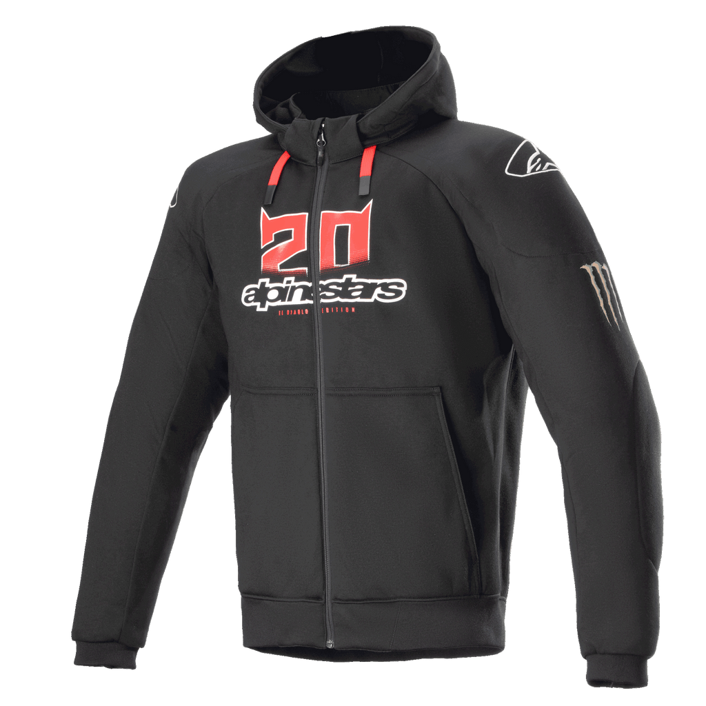 Alpinestars FQ20 Chrome Ignition Monster hoodie, zwarte motorhoodie met rits, rood en wit '20'-logo op de borst, Alpinestars-woordmerk, rode trekkoorden, wit logo op de schouder, Monster Energy-klauw op de mouw, beschermende urban motorkleding