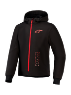 Alpinestars Radium Tech Hoodie, urban motorjas, zwart met felrood, voorzien van een rode rits over de volledige lengte, rood Alpinestars-logo op de borst, capuchon met trekkoord en geribbelde manchetten op een technische winddichte shell.