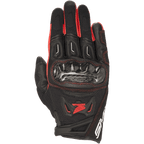 Alpinestars Honda SMX-2 Air Carbon V2 handschoenen, sportieve motorhandschoenen, zwart en rood, voorzien van een carbon knokkelbeschermer, 3D-mesh en lederen constructie, rood Honda wing-logo en stiksels, kort manchetontwerp voor sportief rijden op de weg.