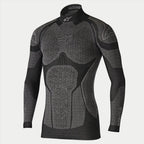 Alpinestars Ride Tech Top Long Sleeve Winter, motorfiets basislaag, zwart en grijs, technisch shirt met lange mouwen en panelen met honingraatstructuur met dubbele dichtheid, compressiepasvorm, opstaande kraag met wit Alpinestars-logo, thermische onderkleding voor koud weer