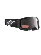 Alpinestars Supertech Corp Goggles Absolute Vision, motorcrossbril, zwart en grijs frame met Mirror Silver lens, brede zwarte band met wit en grijs Astars-logo, hoogwaardige bril voor off-road racen.