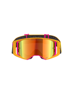 Alpinestars Supertech Corp Goggles Absolute Vision, motorcrossbril, geel en roze frame met rode spiegelende lens, vooraanzicht, voorzien van 'ONE GOAL. ONE VISION.' tekst op de lens, verstelbare zwarte band met siliconen grip