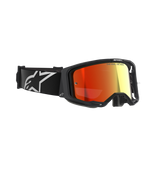 Alpinestars Vision 8 Corp Goggles, motorcrossbril, zwart met Mirror Red lens, voorzien van een zwarte band met wit Alpinestars-logo en "ONE GOAL. ONE VISION."-tekst op de lens, hoogwaardige oogbescherming voor off-road rijden