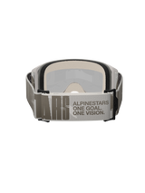 Alpinestars Vision 5 Hollow Goggles, motorcrossbril, wit en lichtgrijs, achteraanzicht met een brede geweven band voorzien van 'ALPINESTARS ONE GOAL. ONE VISION.' branding, dik meerlaags gezichtsschuim, hoogwaardige off-road bril