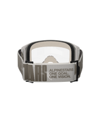 Alpinestars Vision 5 Hollow Goggles, motorcrossbril, Wind Clear, achteraanzicht gericht op de brede lichtgrijze band met Alpinestars-branding en 'One Goal One Vision' slogan, wit frame met heldere lens en dik gezichtsschuim zichtbaar
