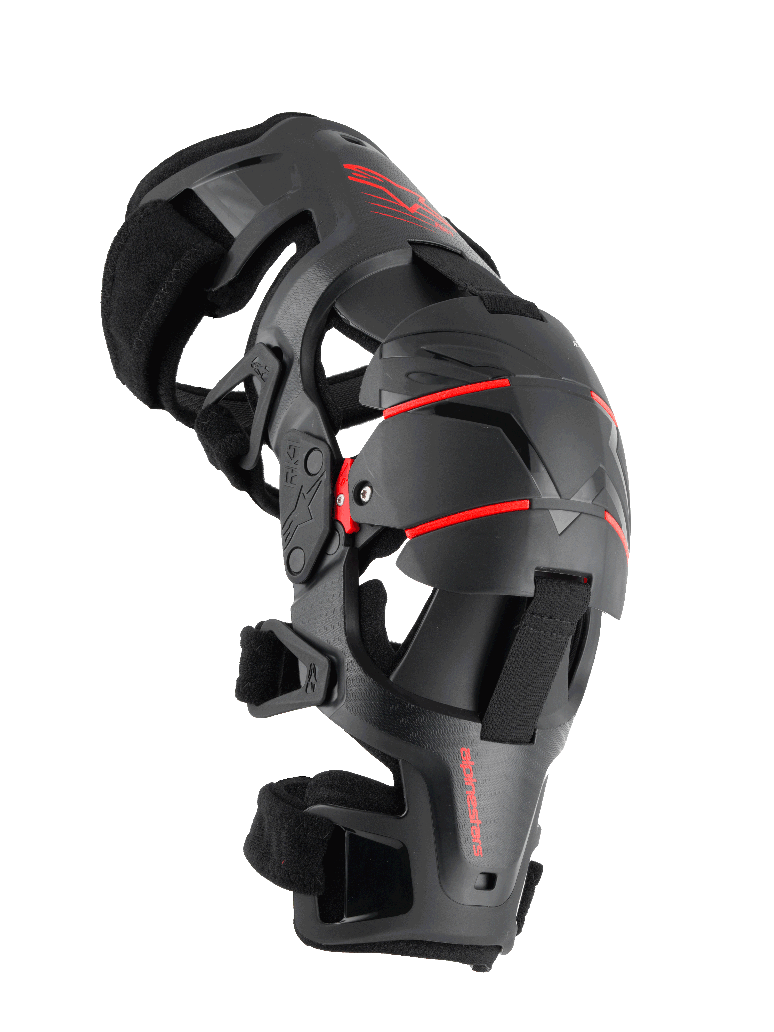Alpinestars RK-1 Plasma kniebrace, motor kniebescherming, zwart en rood, zijaanzicht met scharnierend vierpunts scharniersysteem, driedelige gesegmenteerde kniekap en verstelbare banden voor off-road racing