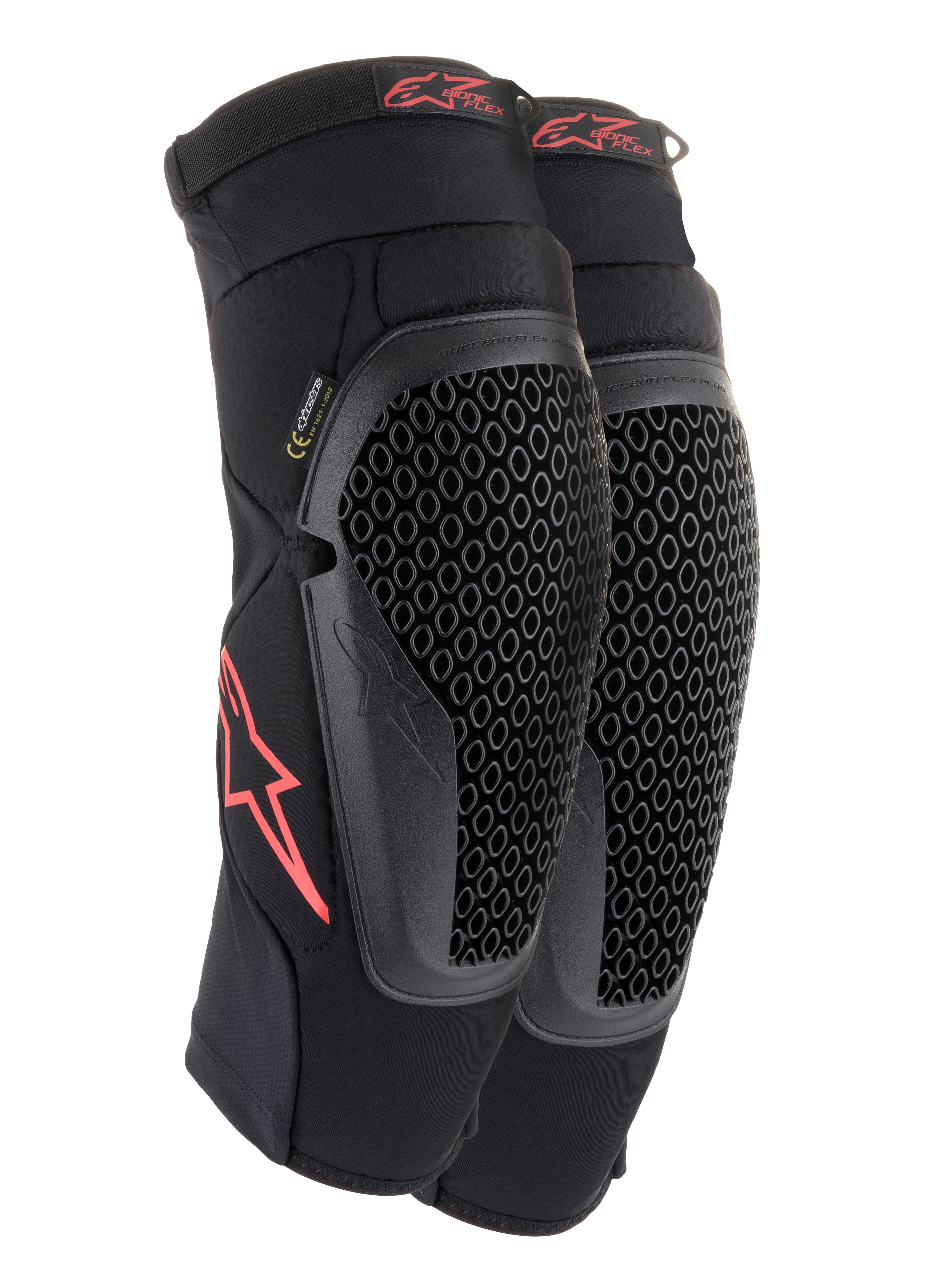 Alpinestars Bionic Flex kniebeschermers, zwart en rood, paar motorcross kniebeschermers met geperforeerde Nucleon Flex Technology-beschermers, rode Astars-logo's en elastische banden op een ademende zwarte mesh sleeve.