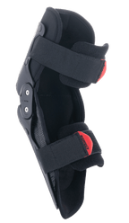 Alpinestars Youth SX-1 Kniebeschermer, motorcross kniebescherming, zwart en rood, met een dubbel scharniersysteem en een verstelbaar dubbel riemsysteem met rode treklipjes, lichtgewicht en duurzame bescherming voor jonge off-road rijders.