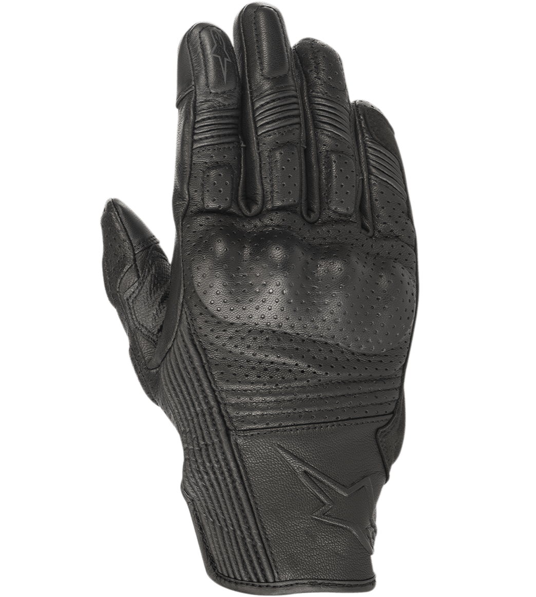 Alpinestars Mustang V2 handschoenen, zwarte leren motorhandschoenen, geperforeerd ontwerp met geïntegreerde knokkelbescherming, accordeon stretchpanelen op de vingers, sterlogo in reliëf, urban short-cuff stijl