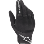 Alpinestars Copper handschoenen, urban motorhandschoenen, zwart en wit, bovenaanzicht van de handrug met mesh- en textielconstructie, wit Alpinestars-logo op de pols en belettering op de wijsvinger, accordeon-stretchpanelen en geïntegreerde knokkelbescherming