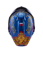 Alpinestars Supertech R10 Martinator Thai-helm, glanzend blauw carbon met gouden olifantgraphic en sierlijke patronen.
