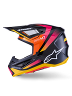 Alpinestars S-M7 Rise helm, motorcrosshelm, glanzend zwart, geel en roze, zijprofiel met levendige oranje en roze kleurverloopaccenten, wit Alpinestars-logo, strak aerodynamisch ontwerp met een zwarte klep, professionele hoofdbescherming voor off-road racen