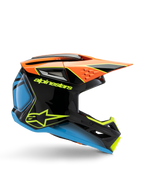 Alpinestars S-M3 Youth Fray helm, motorcrosshelm, zwart met oranje, blauwe en fluorescerend gele accenten, zijprofiel met aerodynamisch ontwerp, ventilatieopeningen en scherp vizier, glanzende afwerking met opvallende gele branding