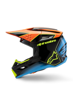 Alpinestars S-M3 Youth Fray helm, motorcrosshelm, zwart met oranje, gele en blauwe accenten, zijaanzicht, voorzien van opvallende Alpinestars-branding, agressieve styling met een groot vizier en ventilatieopeningen, hoogglans beschermende uitrusting voor jonge off-road rijders