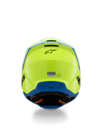 Alpinestars S-M3 Youth Radium Helm ECE 22.06, motorcrosshelm, fluogeel en blauw, achteraanzicht met zwart Alpinestars-logo en ECE-certificeringssticker, aerodynamisch schaalontwerp voor jeugd off-road racing