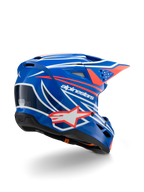 Alpinestars S-M3 Youth Wurx helm, motorcrosshelm, glanzend blauw met rode, witte en zwarte graphics, driekwart achteraanzicht met aerodynamische schaal, ventilatieopeningen en opvallende Alpinestars-branding, beschermende hoofdbescherming voor off-road racing