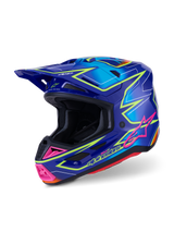 Alpinestars S-M7 Cast Helm ECE 22.06, motorcrosshelm, blauw roze en geel fluo glanzend, driekwart zijaanzicht, aerodynamische schaal met meerdere ventilatieopeningen, levendig grafisch ontwerp met roze accenten en neongele omlijningen.