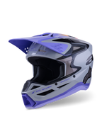 Alpinestars S-M3 Jettson Helm ECE 22.06, motorcrosshelm, grijs, paars en glanzend zwart, driekwart vooraanzicht met een paarse klep, zwarte merkaccenten en meerdere ventilatieopeningen voor off-road prestaties.