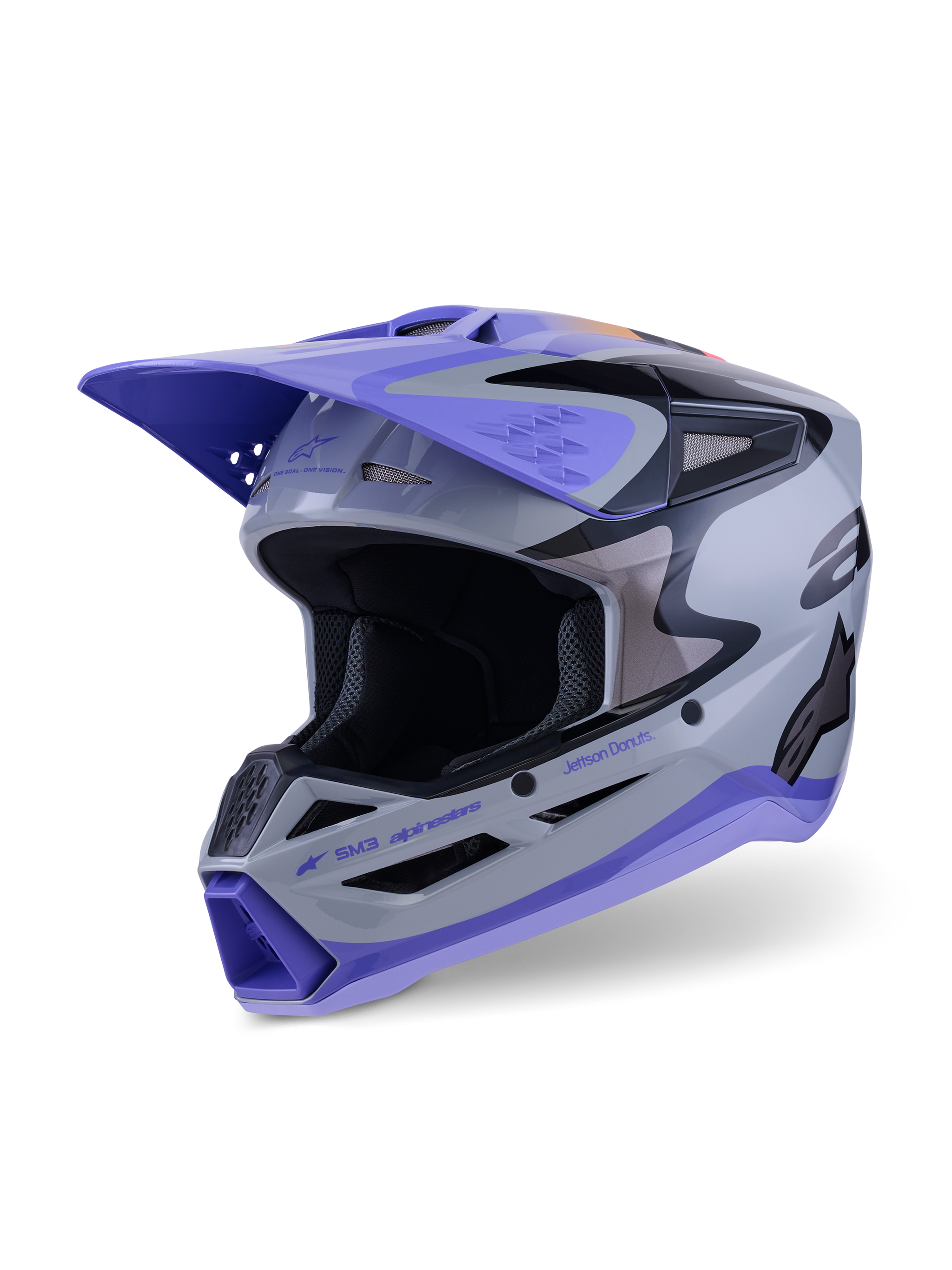 Alpinestars S-M3 Jettson Helm ECE 22.06, motorcrosshelm, grijs, paars en glanzend zwart, driekwart vooraanzicht met een paarse klep, zwarte merkaccenten en meerdere ventilatieopeningen voor off-road prestaties.