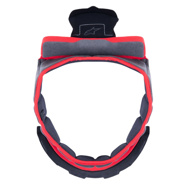 Alpinestars Supertech R10 Crown Pad, grijze vervangende helmvoering, ronde vorm met rode bies en grijze stof, zwarte kunststof bevestigingsonderdelen met Alpinestars-logo, ontworpen voor optimaal comfort en pasvorm van motorhelmen.