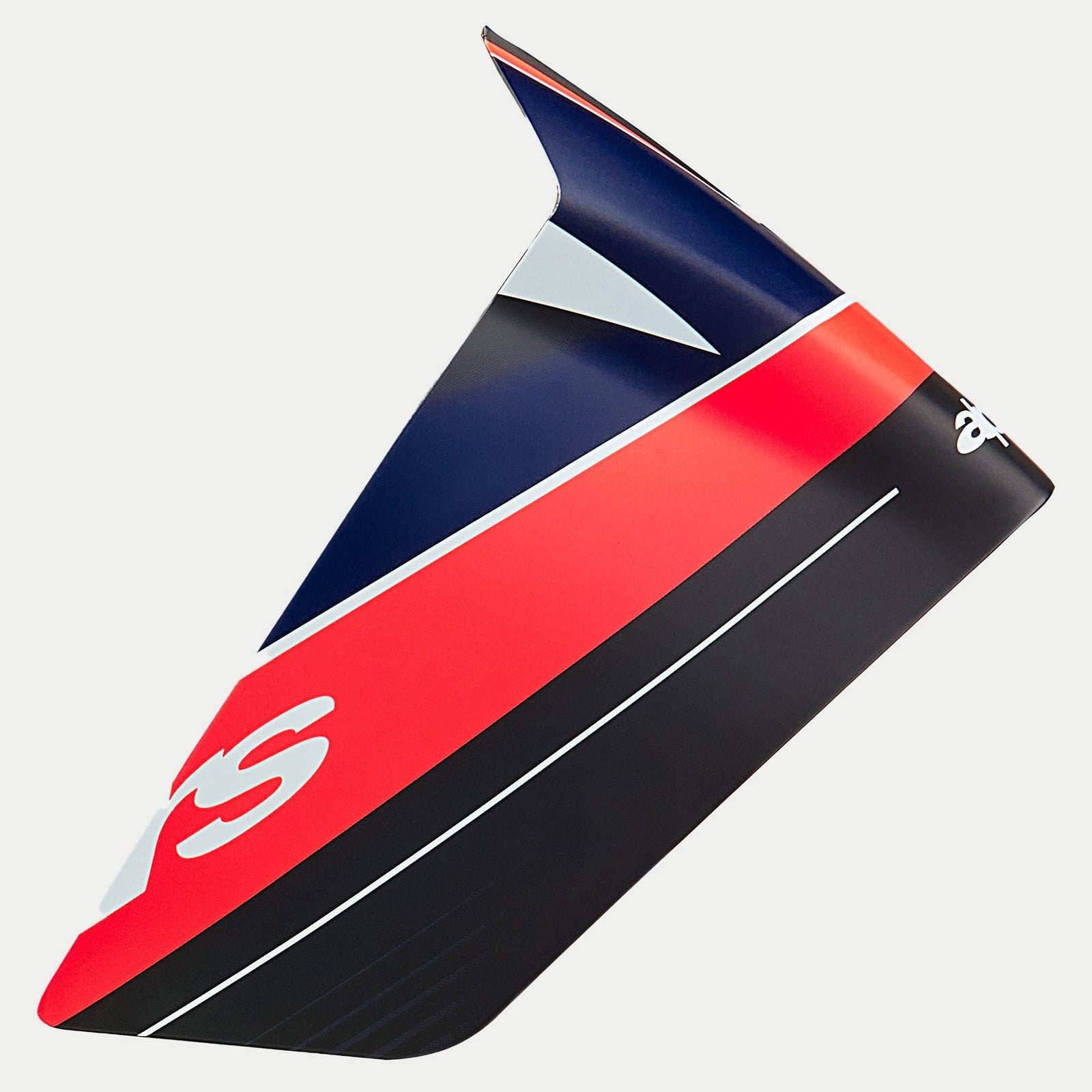 Alpinestars Supertech R10 Team Race Spoiler, helmaccessoire, zwart carbon, fluo rood en mat donkerblauw, aerodynamisch vleugelontwerp met witte logo's, vervangingsonderdeel voor motorracehelmen
