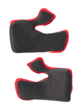 Alpinestars Supertech M10 22.06 Regular wangkussenset, zwart met rode randen, hexagonaal getextureerd mesh-oppervlak, vervangende binnenvoering voor motorcrosshelmen, gebogen ergonomische vorm