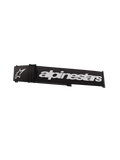Alpinestars Supertech Goggles Strap, zwart en wit, voorzien van een opvallend wit Alpinestars-woordmerk en sterlogo, 45mm vervangende band voor crossbrillen met siliconen grip en klikbevestiging