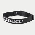 Alpinestars Pit Radio Riem, zwarte technische gereedschapsriem met een wit geborduurd Alpinestars-logo, kunststof clipgespsluiting en elastische poly-stof voor gebruik door pitcrews.