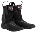 Alpinestars Tech-10 uitneembare binnenschoen, zwarte motorlaars binnenvoering, rood en wit Tech-10 logo, getextureerde stof met synthetische panelen, verstelbare riemen met metalen drukknopen, treklussen aan de voor- en achterkant