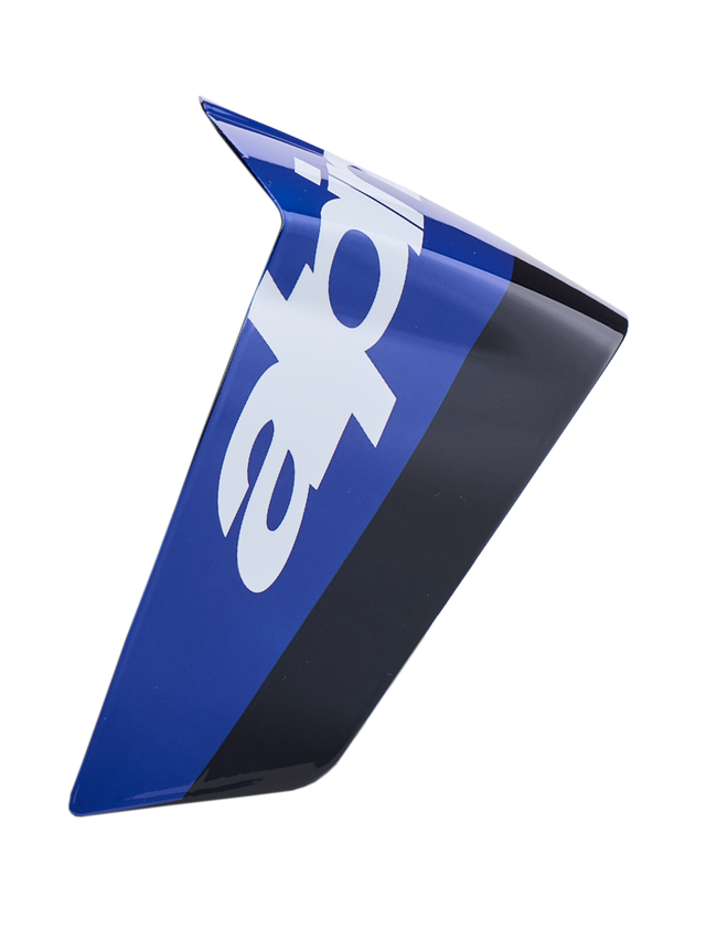 Alpinestars Supertech R10 Arius Race Spoiler, aerodynamisch motorhelm-accessoire, blauw en zwart met wit logo, glanzende afwerking, scherp hoekig ontwerp