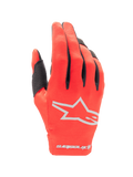 Alpinestars 2025 Radar handschoenen, motorcross handschoenen, Mars rood en zilver, bovenaanzicht van de handrug met een zilveren ster-logo, zwarte vingeraccenten en flexibele stretchstof voor off-road racen
