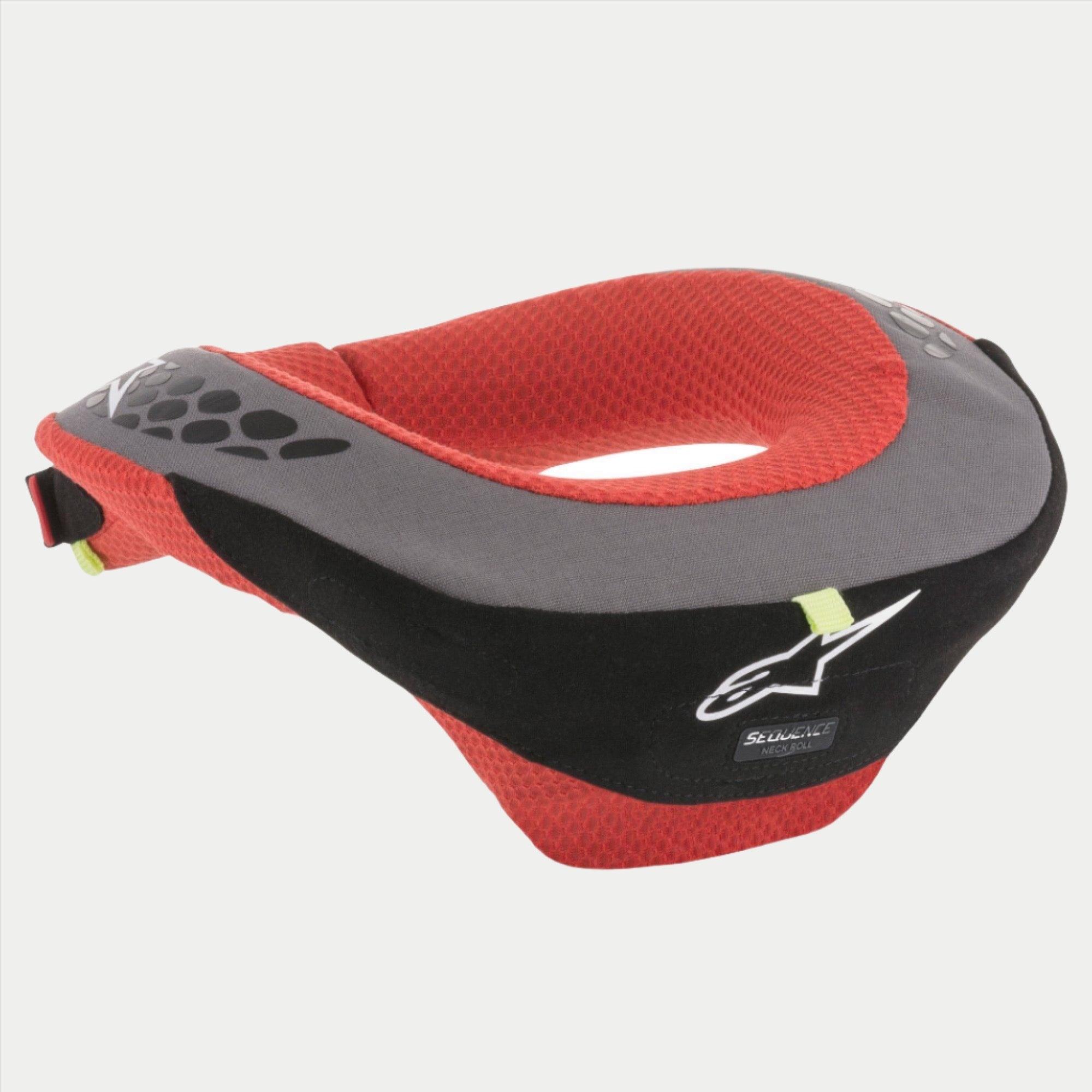 Alpinestars Youth Sequence Neck Roll, jeugd nekbeschermer, zwart en rood met grijze accenten, voorzien van wit Alpinestars-logo, mesh binnenvoering, ergonomische veiligheidsuitrusting voor motorcross en karten